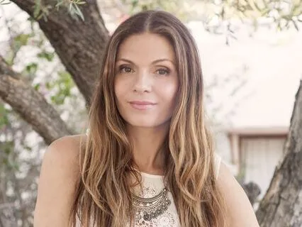 Calling In Love. A Practice Of Self-Nurture