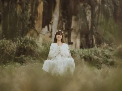 Sit With Your Emotions Without Reacting