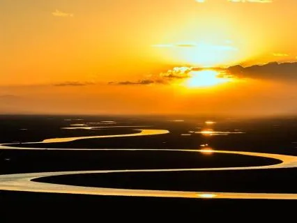 Calm Music: Golden Horizon Drift