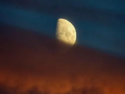 Calm Song: Echoes Of Moonlight