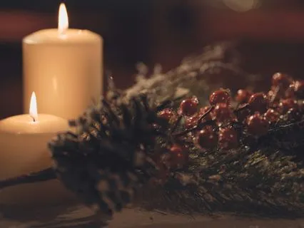 Christmas By The River: A Nostalgic Sleepy Escape