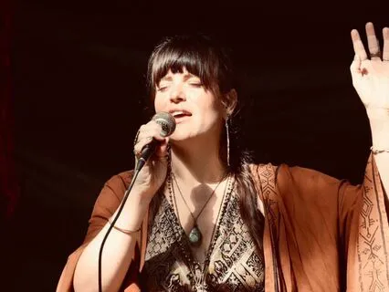 Clear Your Cluttered Mind (With Calming Etheric Vocals)