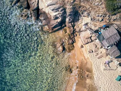 Cliff, Who Lives In A Hut On The Beach - A Sleep Story