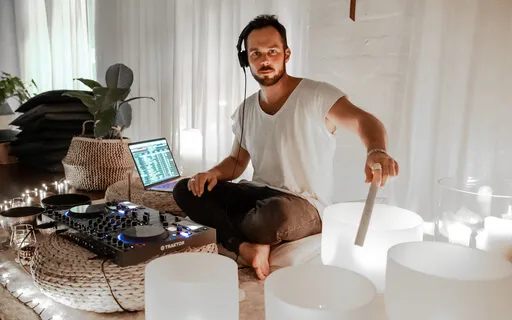 Immersive Sound Healing Experience - Powered by Neuroscience