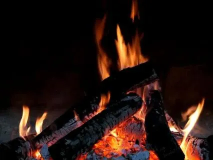 Crackling Campfire Sounds • Deep Relaxation & Sleep