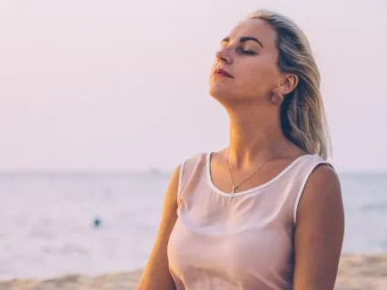 Daily Calm: 14 Min Mindfulness Flow - Be Present
