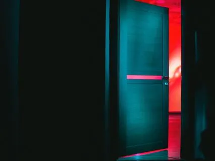Daily Message & Reiki Flow - Closing Door