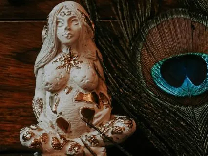 Daily Message & Reiki Flow - Stone Goddess II