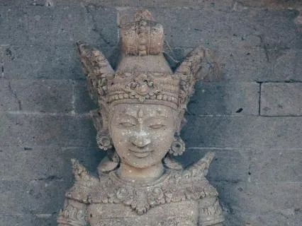 Daily Reading - Stone Goddess