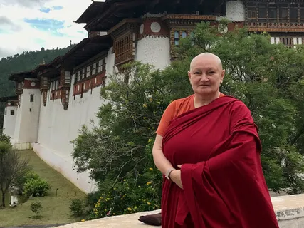 Dāna-pāramī: About Generosity