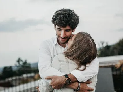 Dating After 40: How To Spot An Unavailable Man In 5 Steps