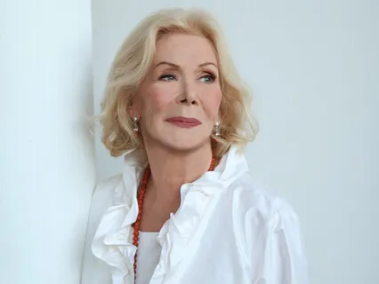 Day 31 - Love, Louise Hay Inspired: Thoughts For 365 Days