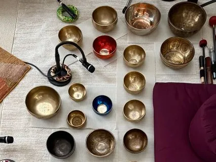 December Resonances And Oscillations