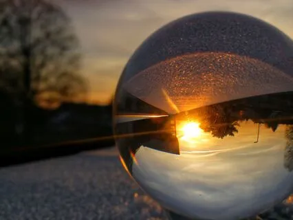 Deep Resonances – Binaural Sounds for Restful Sleep