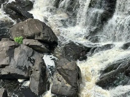 Deep Waterfall Brown Noise