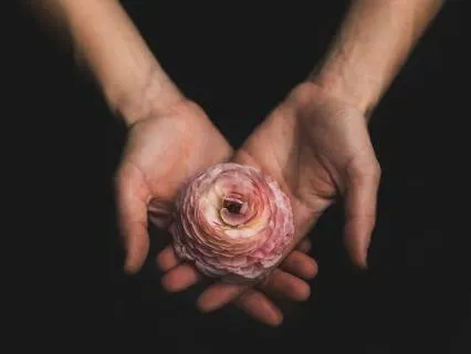 Deepening Giving And Receiving Through Dāna & Aparigraha