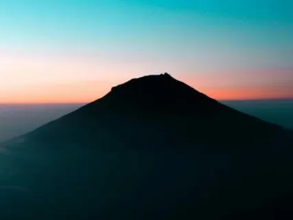 Delta Bloom – Deep Sleep & Cellular Healing (528Hz)