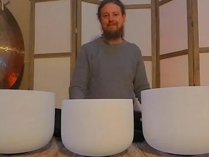 Divine Frequencies To Divine Connection (Crystal Bowls)