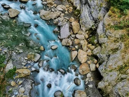 Dormez en quelques minutes avec les sons apaisants de la rivière