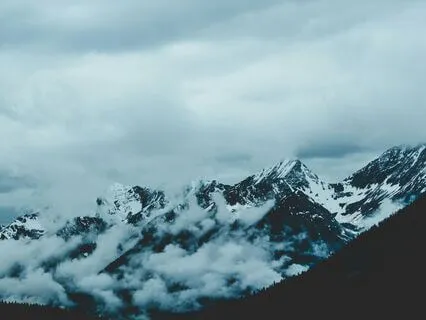 Echoes Of Silent Peaks