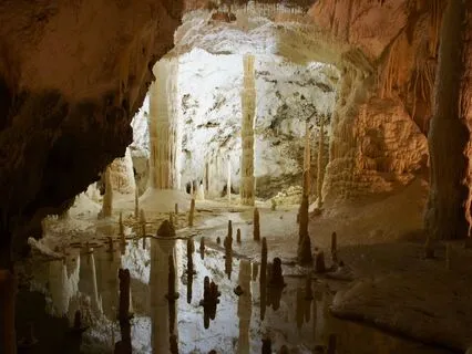 Echoes Of Stillness – Water, Stone & Healing Music