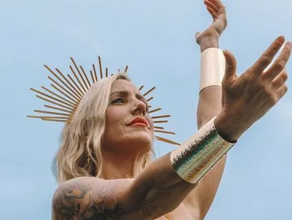 Embodied Feminine Flow: Connect To Your Body + Inner World