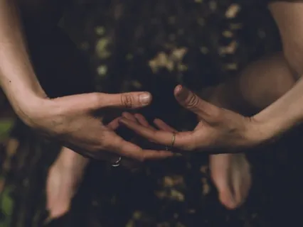 Embody Roots: Somatic Movement For Grounding Presence