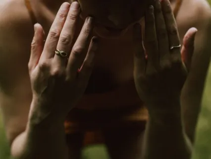 Embody Skin: Somatic Movement For Grounding Presence