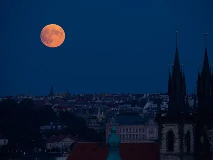 Embrace New Beginnings This Worm Moon 210.42 Hz + 111 Hz