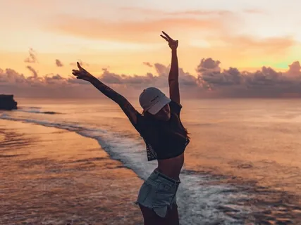 Relaxation & Sleep: Overcome Self-Doubt & Fear (24 Hz Binaural Beats + Rainy Atmosphere)