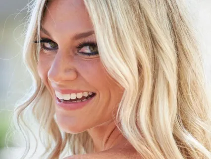 Episode 146: Friendships Featuring Kristi Cronin