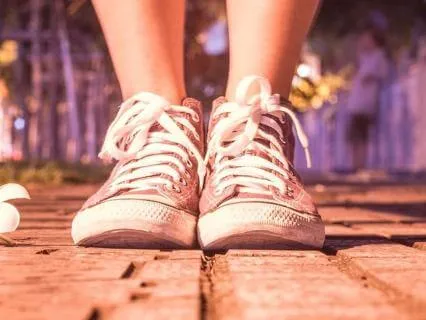 Being Alone Without Feeling Lonely