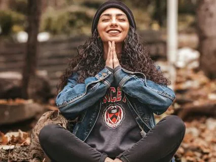 Escape The Noise: A 6‑Minute Mental Vacation