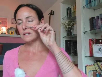 Facial Reflexology For Hydration & Glow