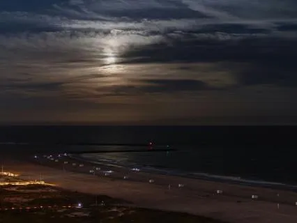 Fall Asleep To The Sound Of Waves on Pebbles - 10 hours