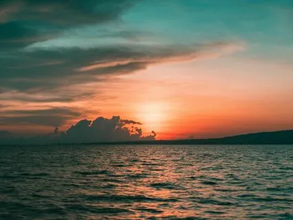 Falling Asleep In Nature: Calm Ocean Waves And Gong