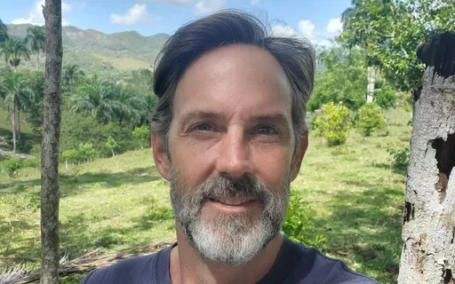 Feeling Safe - Life, Lessons, & Laughter LIVE