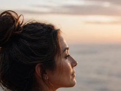 Find Calm In The Space Between Thoughts & Emotions
