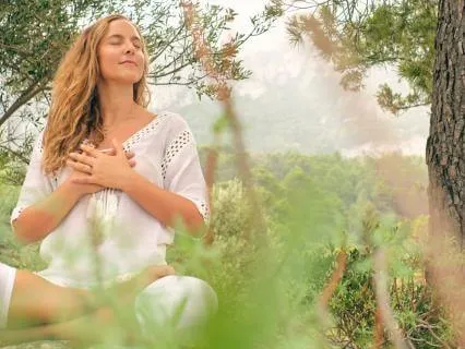 Find Peace Beyond Your Thoughts (528 Hz)