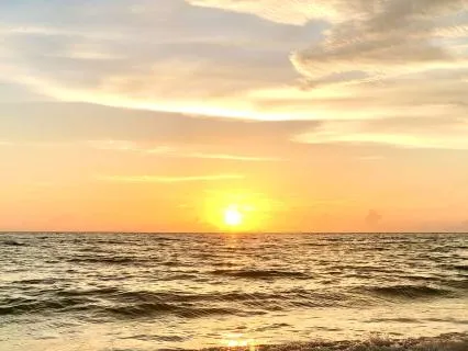 Find Your Glow: A Meditation For Calm, Confidence & Radiance