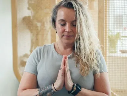 Finding Calm In The Storm (9 Min) English