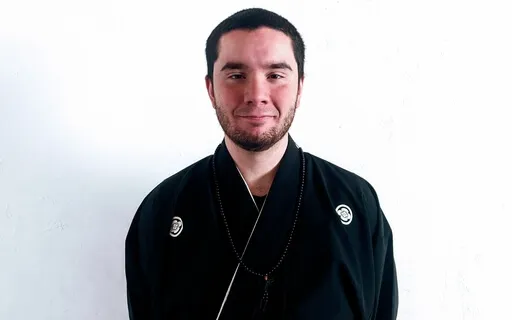 Finding Calm Presence (Silent Background)