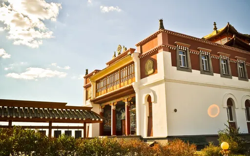 Finding Equanimity Through Avalokiteshvara 