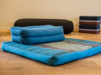 Finding Stillness (Minimal-Guidance - 15min)