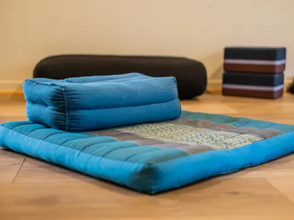 Finding Stillness (Minimal-Guidance)