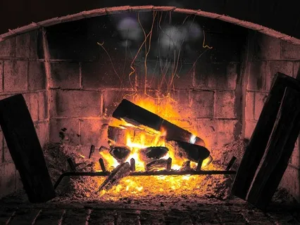 Fireplace Crackling At 40Hz
