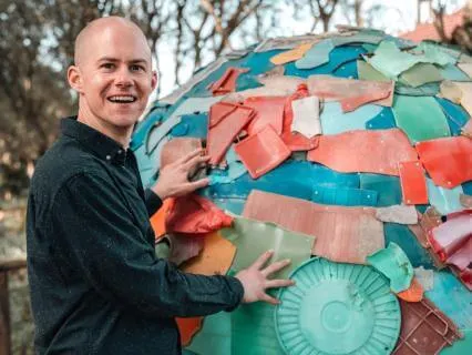 Five Finger Grounding: A Portable Practice