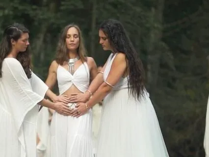 Forming The Venus Pearl