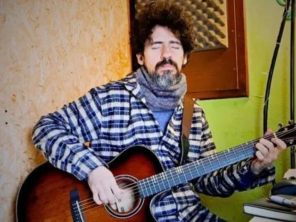 Freeing The Mind From Low Vibrations: Guitar Meditations