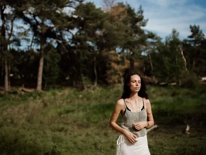 Full Moon - Deep Ambient Soundscapes With Soft Vocals